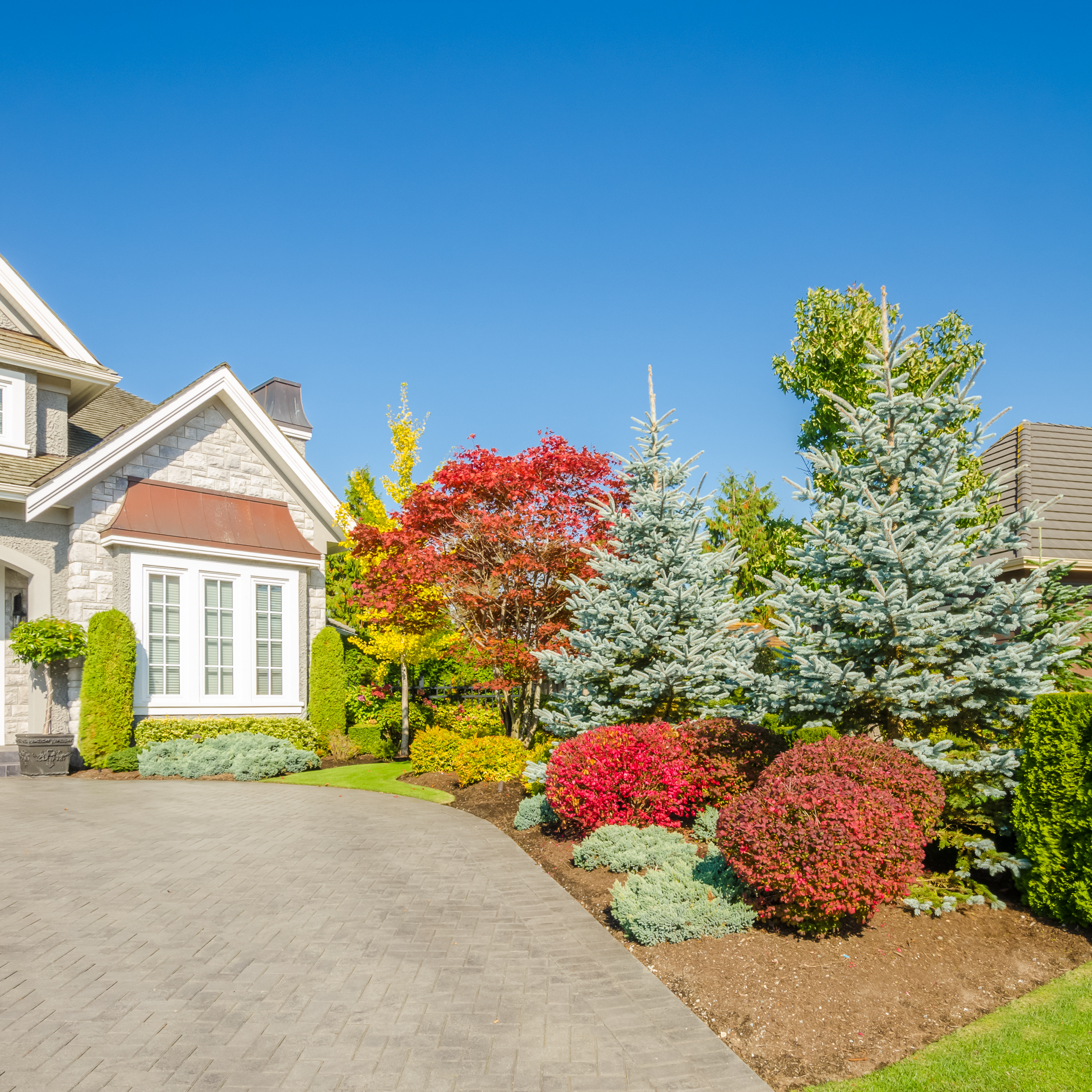 Low‑voltage pathway lighting at dusk